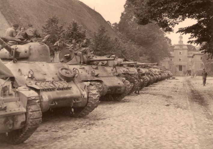 Tanks of 'C' Squadron, 44th RTR at Schloss Rantzau, at Plon in Schleswig-Holstein